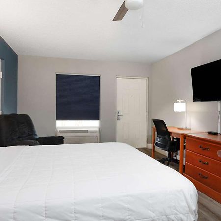 Baymont By Wyndham Marianna Exterior foto